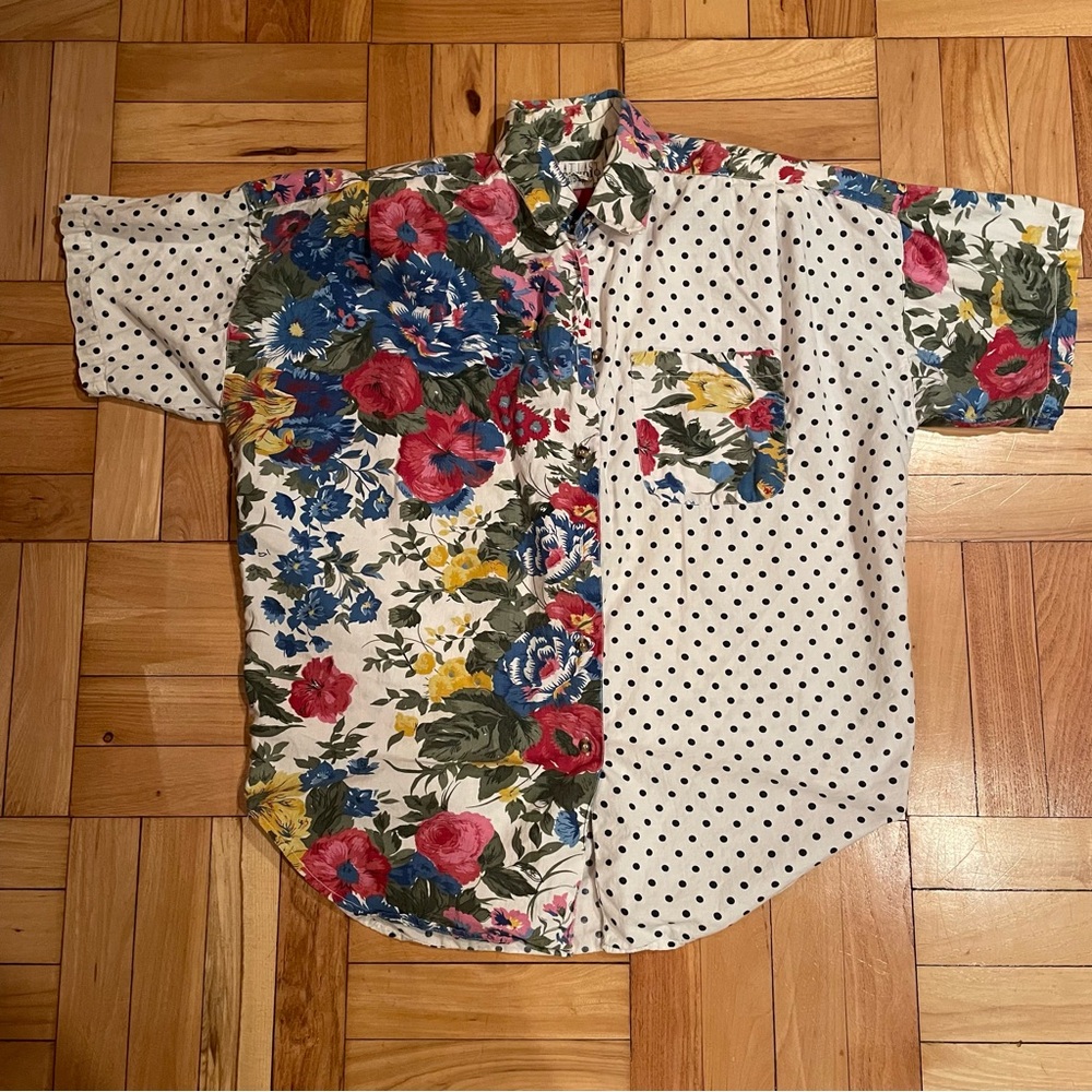 Women’s M button up short sleeve blouse with shoulder pads, floral & polka dots
